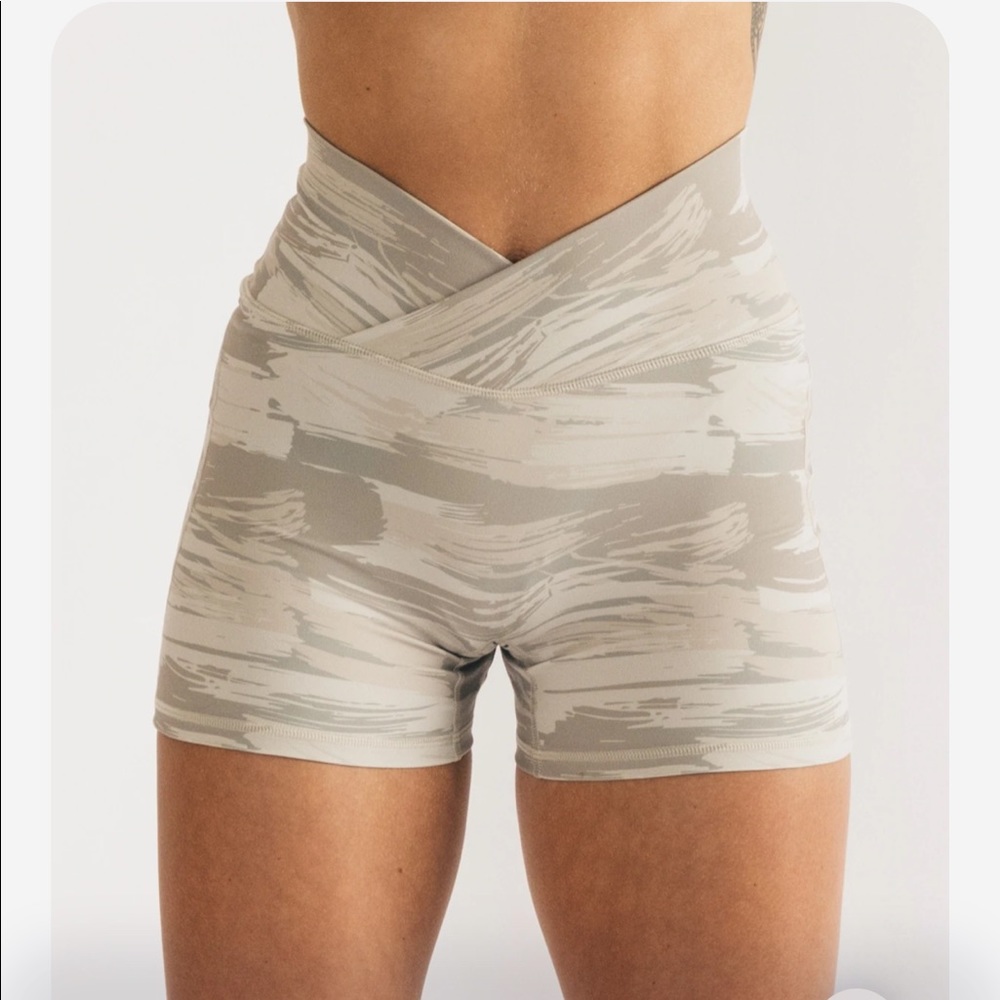 Alphalete Surface Power Short